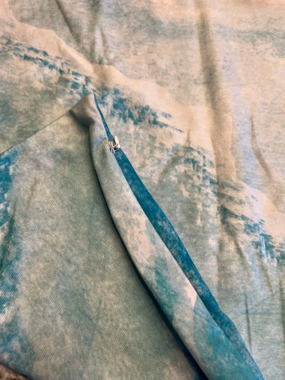 Coastal Wave Square Pillow Cover in Teal and Cream 19.5 x 19.5 inch NWOT